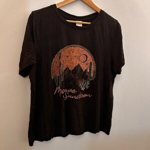 H&M MOJAVE SUNDOWN.  Large tee